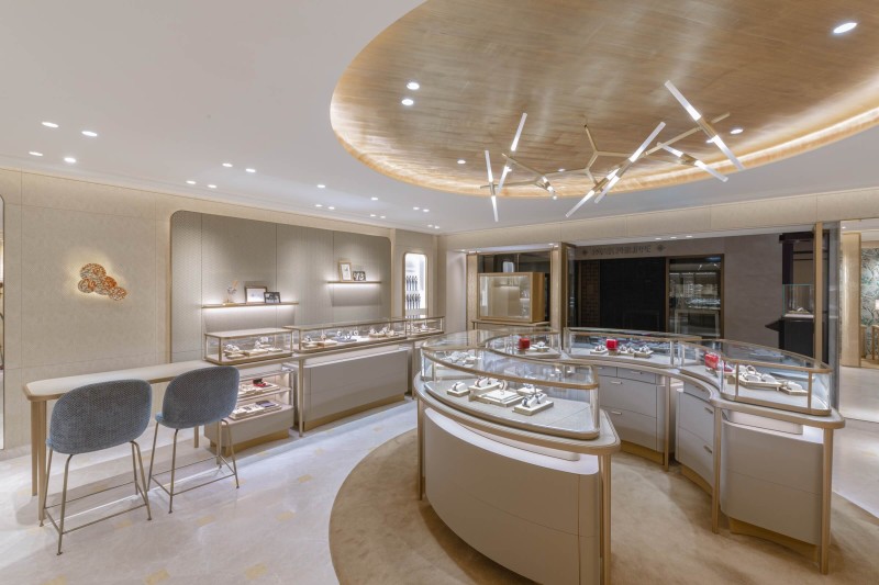 Jennifer Midoz – Cartier Galleria